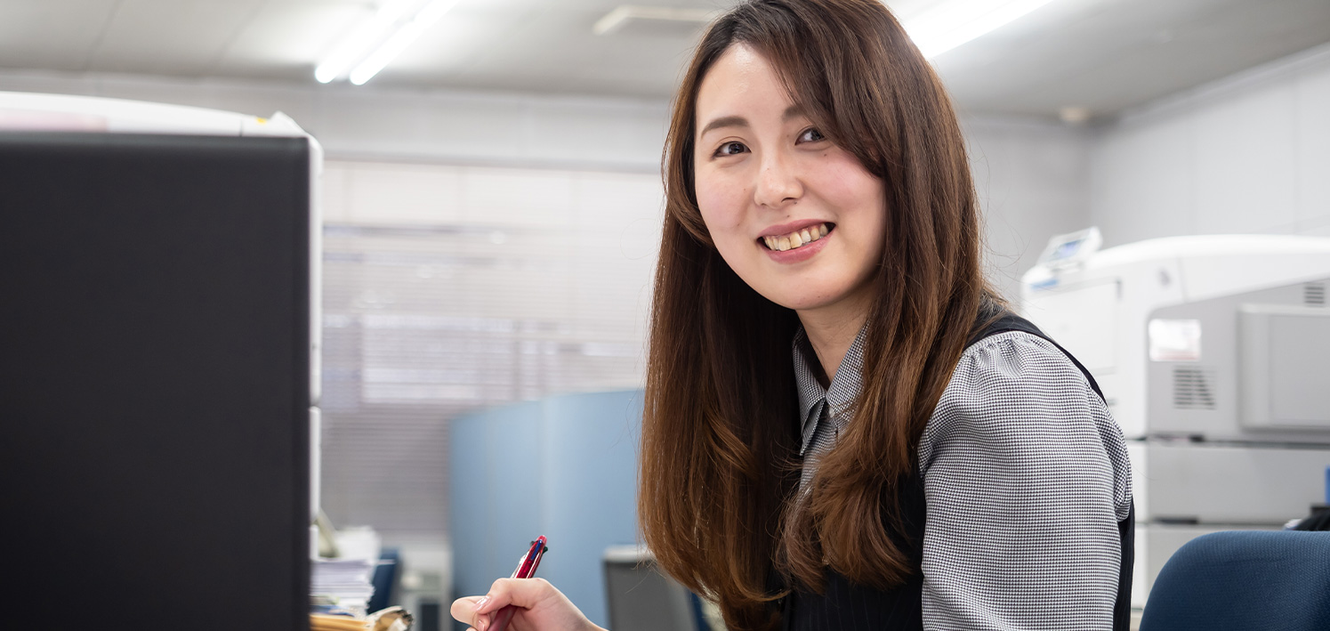 先輩社員メッセージ：本社 鋼材部 R.S
